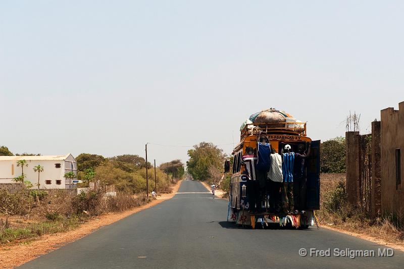 20090529_135258 D3 (1) P1 P1 S1.jpg - Car Rapide.  Note luggage on top and people hanging on